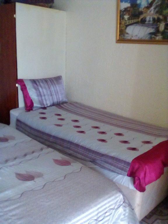 Guest House Macauly Johannesburg Exterior photo